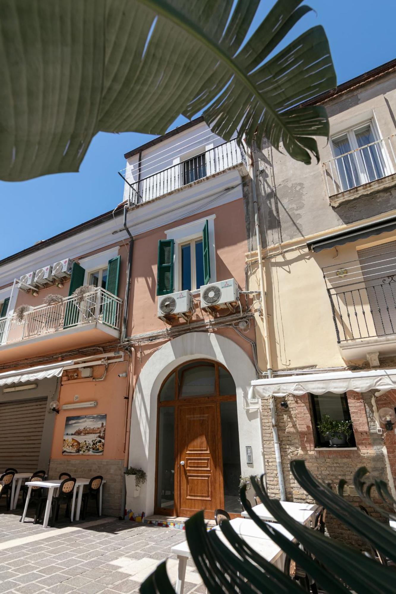 Dea Apartrooms Termoli Extérieur photo